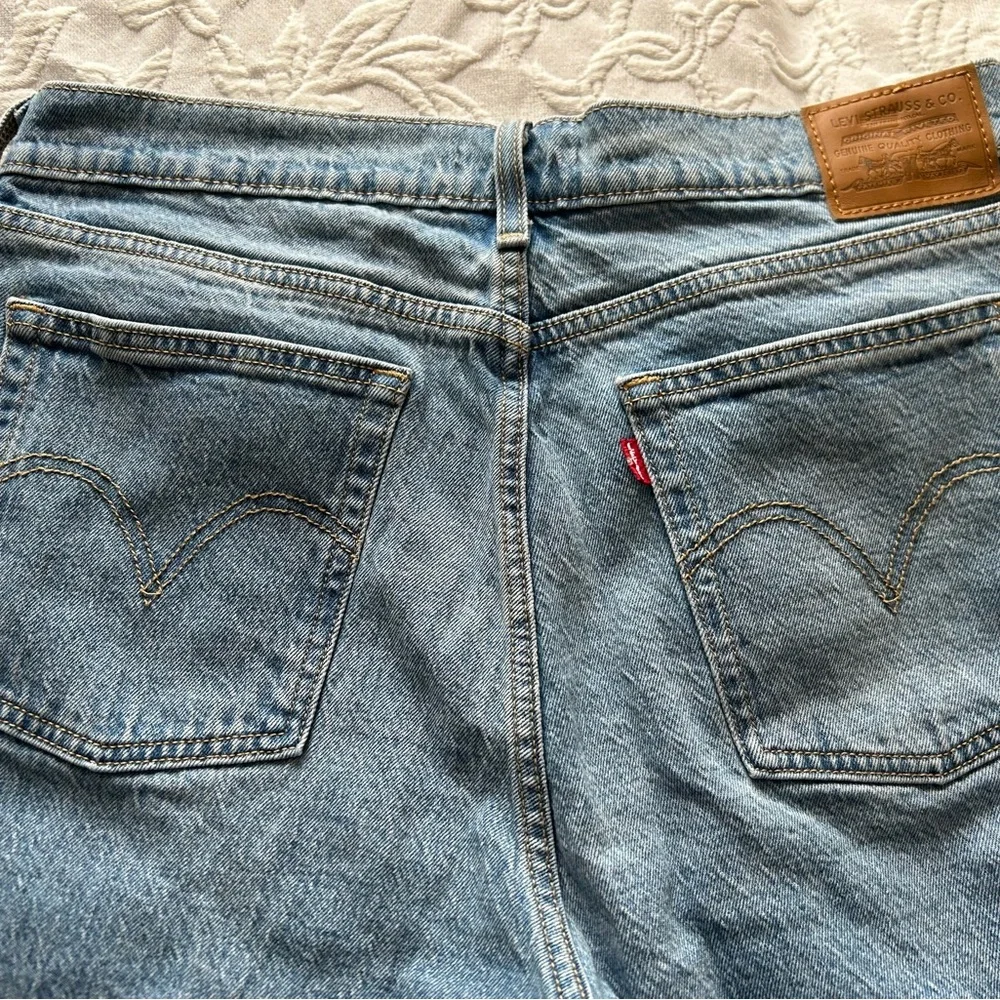 Levi's Wedgie Straight Jeans - NWOT - Size 32 x 30 - Picture 5 of 9